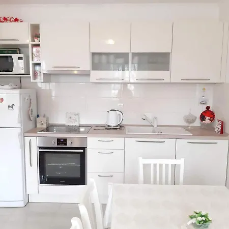 House Gardenia House * Janjina